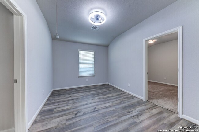Building Photo - 4 Bedroom/3 Bath Remington Ranch Subdivision