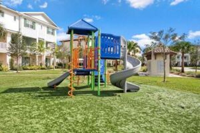 Building Photo - 255 Beckman Terrace #0, Palm Beach Gardens...