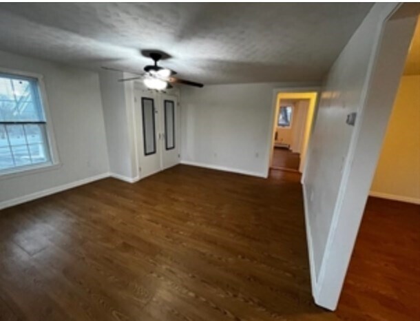 Building Photo - 600 Main St