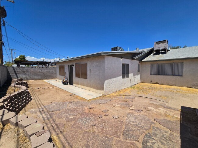 Building Photo - A Fabulous 4 Bedroom Single Story Home in East Las Vegas