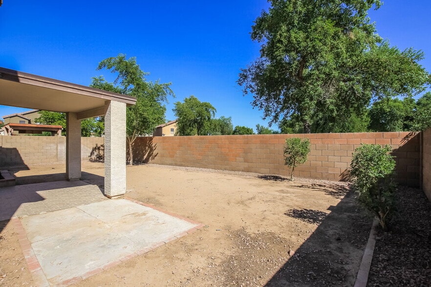 Building Photo - 2609 N 128th Dr