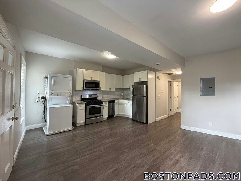 Primary Photo - 133 Eutaw St