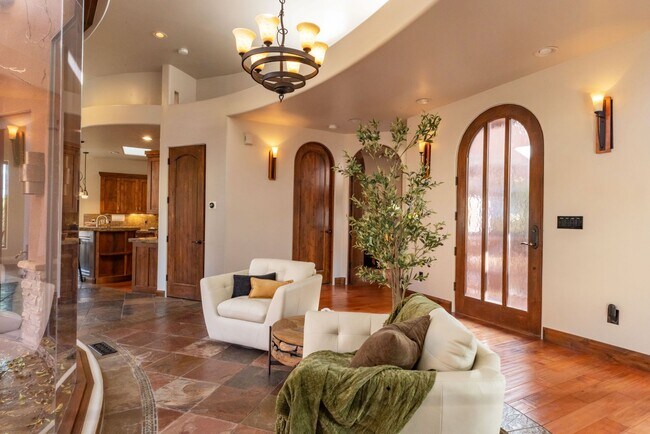 Building Photo - Furnished 3 Bedroom Entrada Home!!