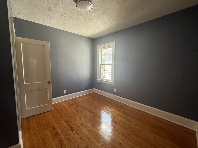 Building Photo - 1206 N 46th St