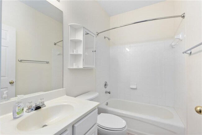 Building Photo - 1886 Greystone Oaks Way