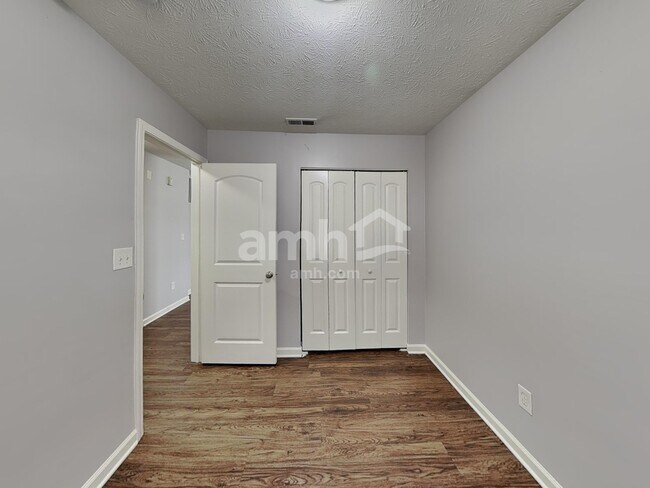 Building Photo - 784 Aerostar Court