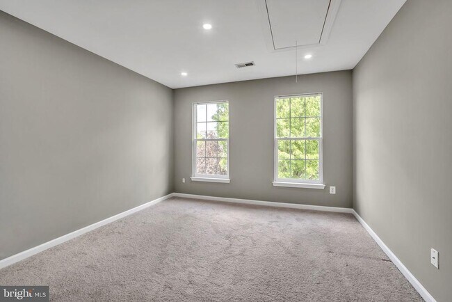 Building Photo - 20195 Hidden Creek Ct