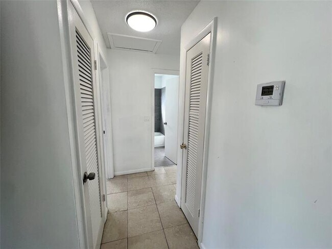 Building Photo - 3319 Grove Rd