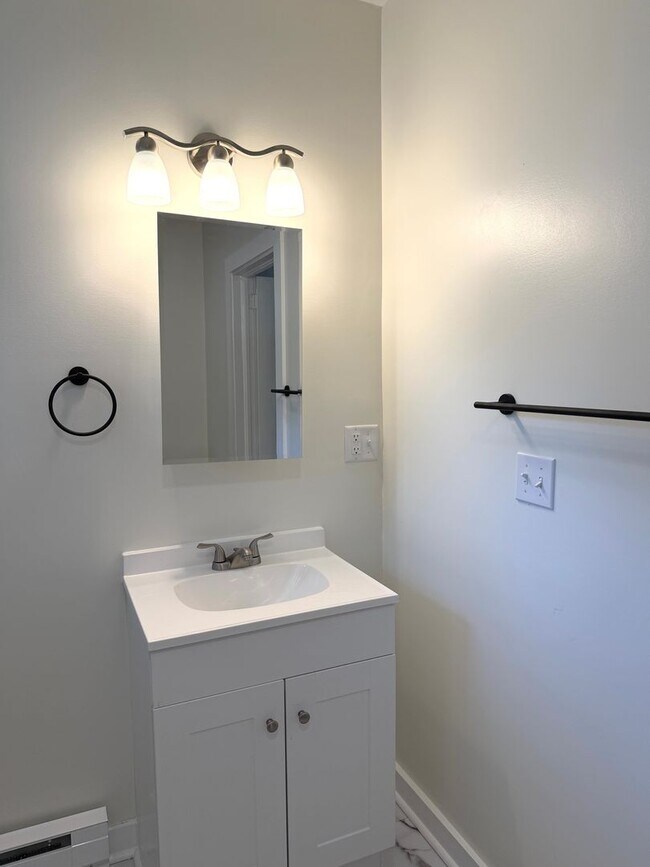 Building Photo - Swannanoa - Newly Renovated Beacon Village Cottage