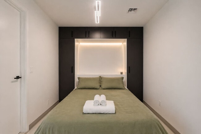 Building Photo - 2750 Griffin Rd
