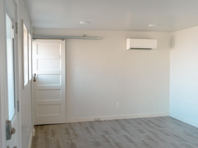 Building Photo - 2500 S Van Buren St