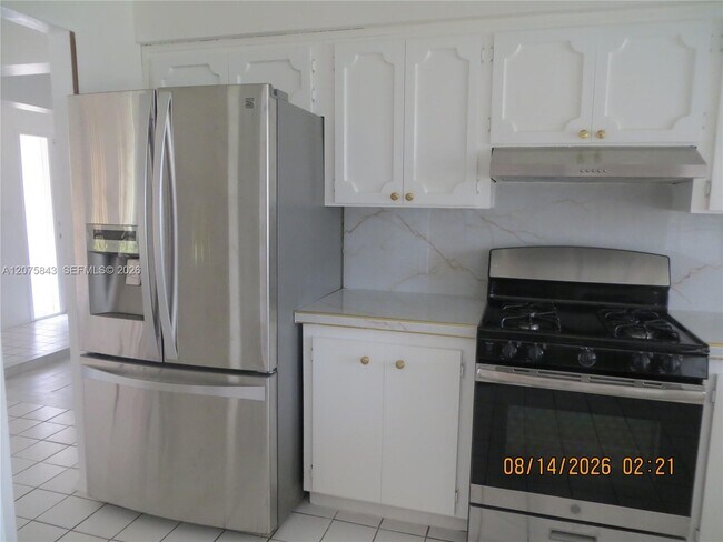 Building Photo - 8570 Sunset Strip