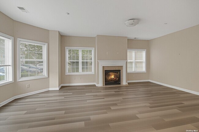 Building Photo - 73 Autumn Dr