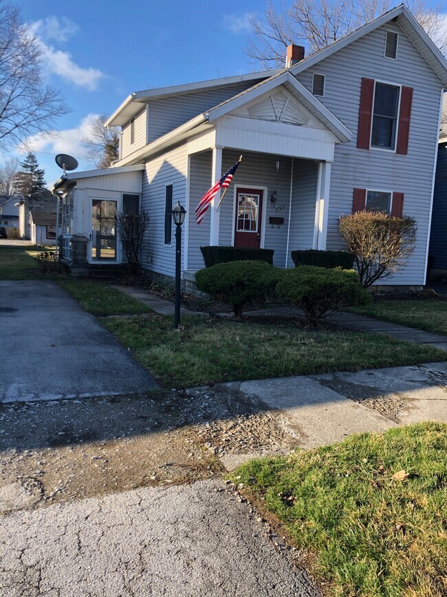 Primary Photo - 639 Cherry St
