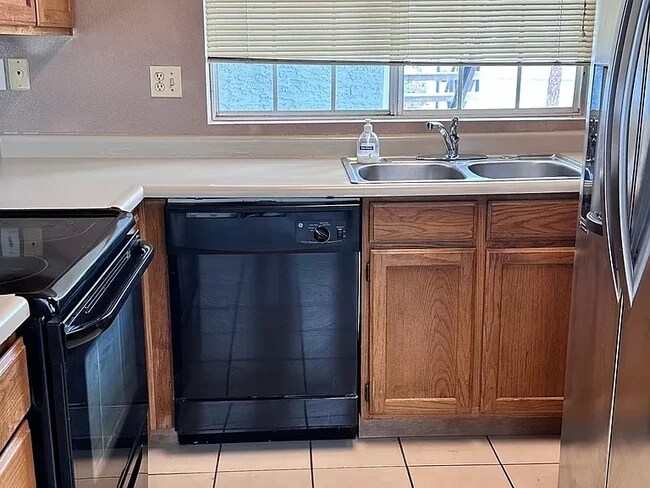 Building Photo - 2910 W Marconi Ave