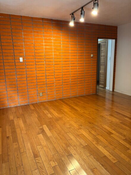 Building Photo - 1127 S Rimpau Blvd