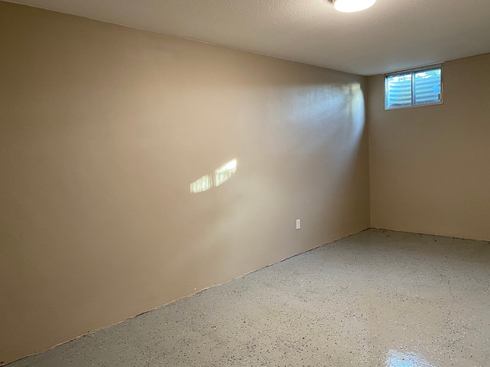 Bonus room downstairs. New wood floors (Not pictured) - 618 NE 106th Ave