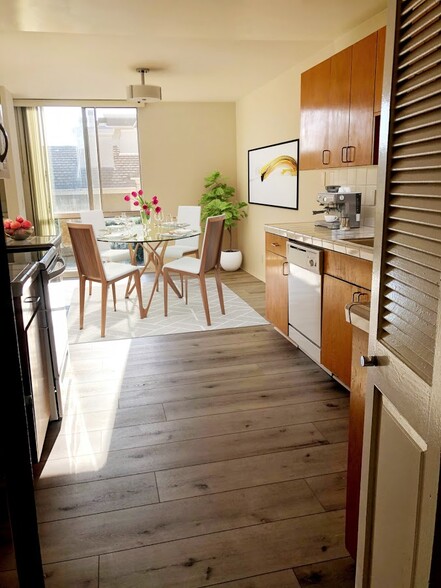 Spacious Kitchen - Chateau Brentana