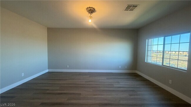 Building Photo - 9453 Alma Ridge Ave
