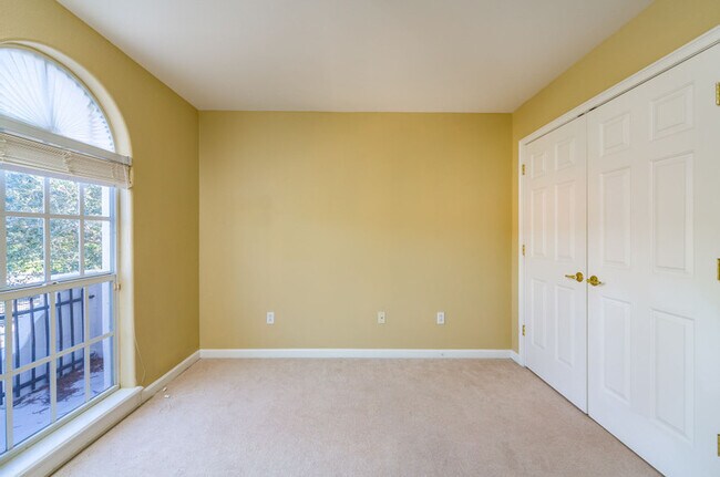 Building Photo - 10304 Saville Rowe Ln