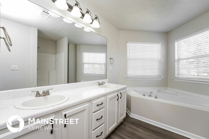 Building Photo - 1714 Bennett Dr