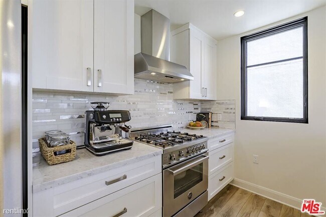 Building Photo - 3 br, 3 bath Condo - 859 S Lucerne Blvd Ap...