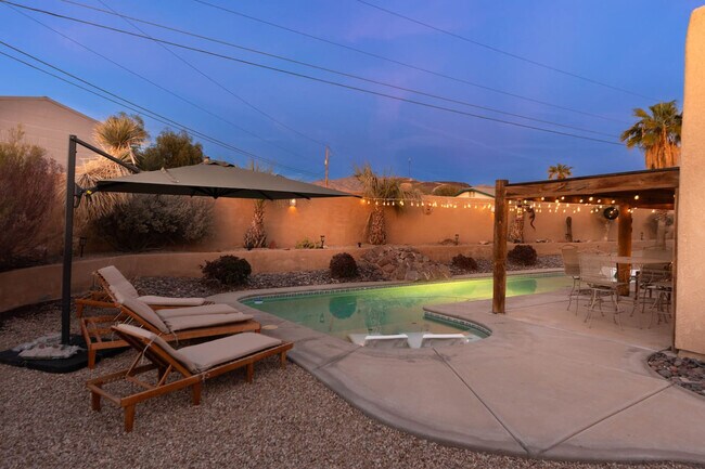 Building Photo - 3921 Aloha Ln