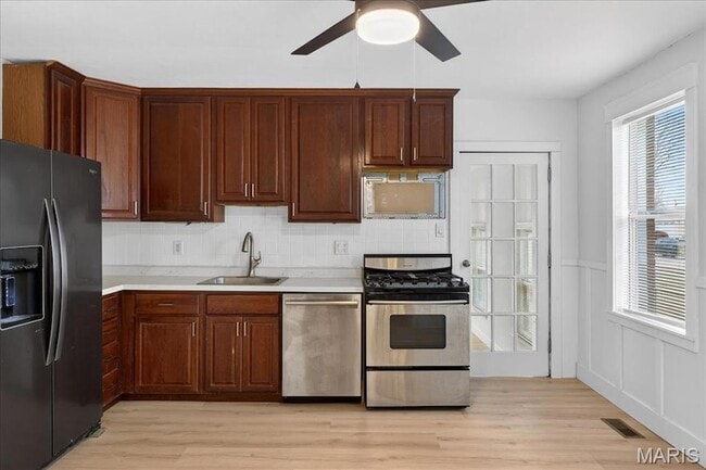 Building Photo - 3815 Bayless Ave