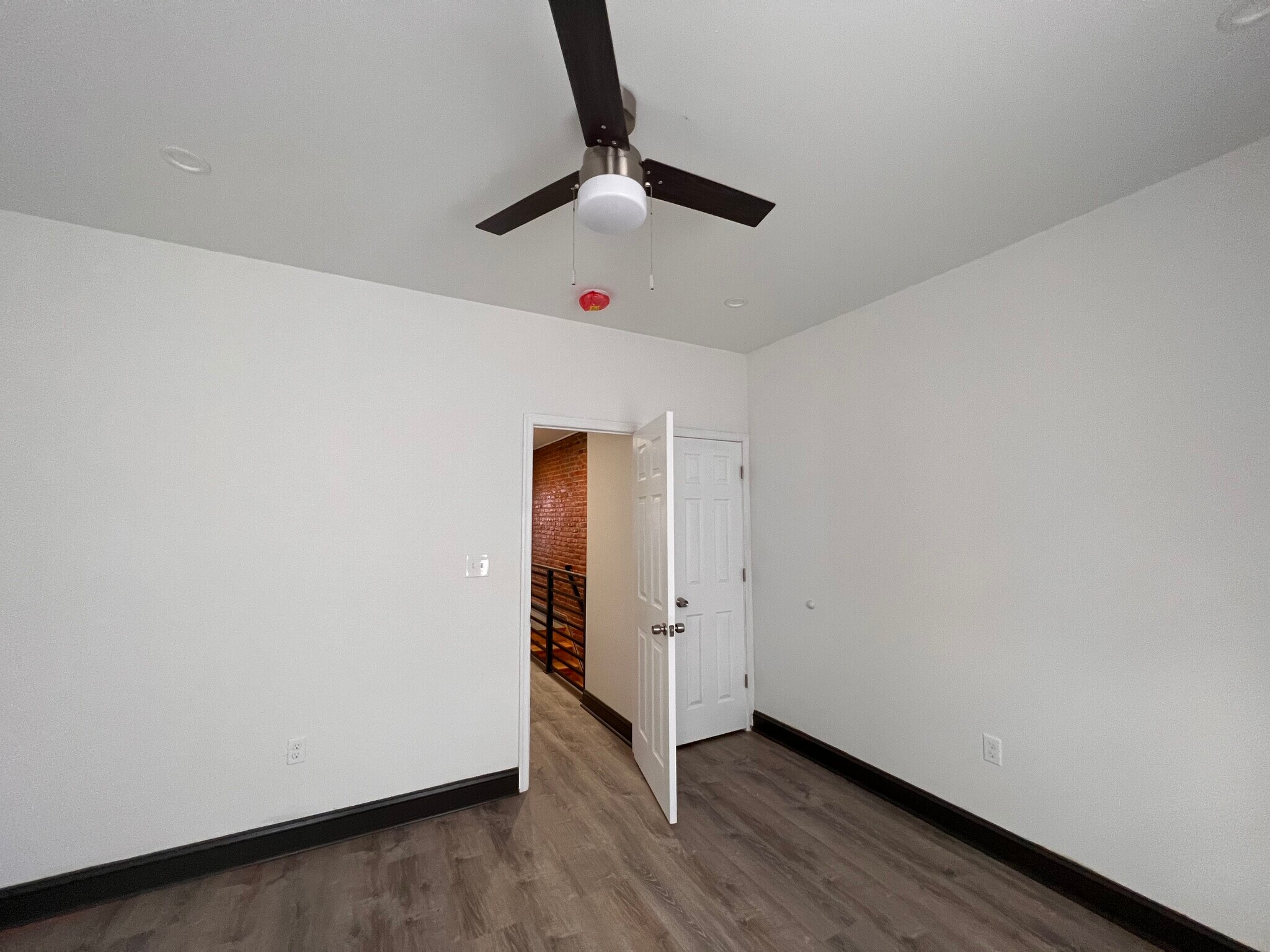 Master Bedroom - 825 E Madison St