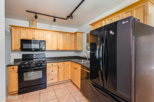Building Photo - 4808 N 29th Pl