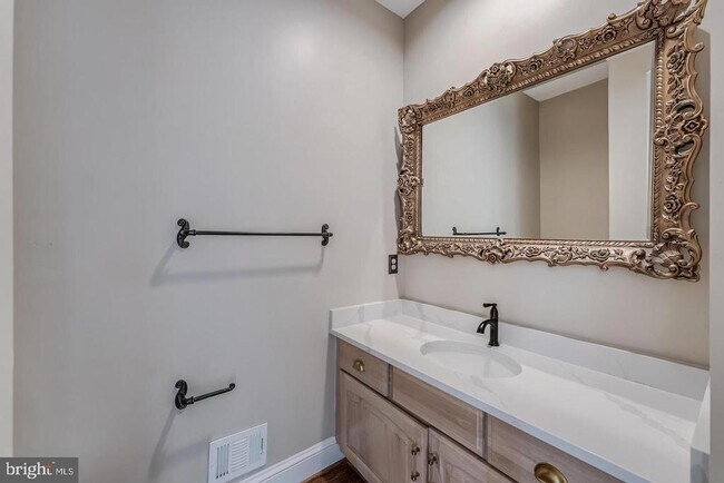Building Photo - 615 Nalls Farm Way