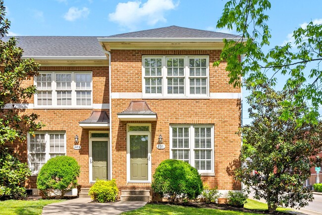 Primary Photo - 2 Bedroom 2 1/2 Bath Dog Friendly Condo Fo...