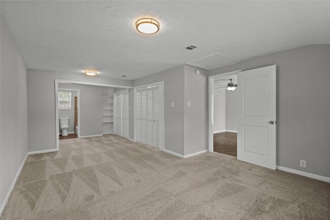 Building Photo - 5931 Southville St