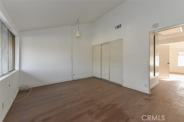 Building Photo - 2057 Dacian Dr S