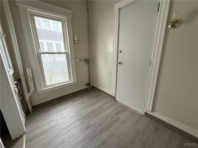 Building Photo - 367 Furman St