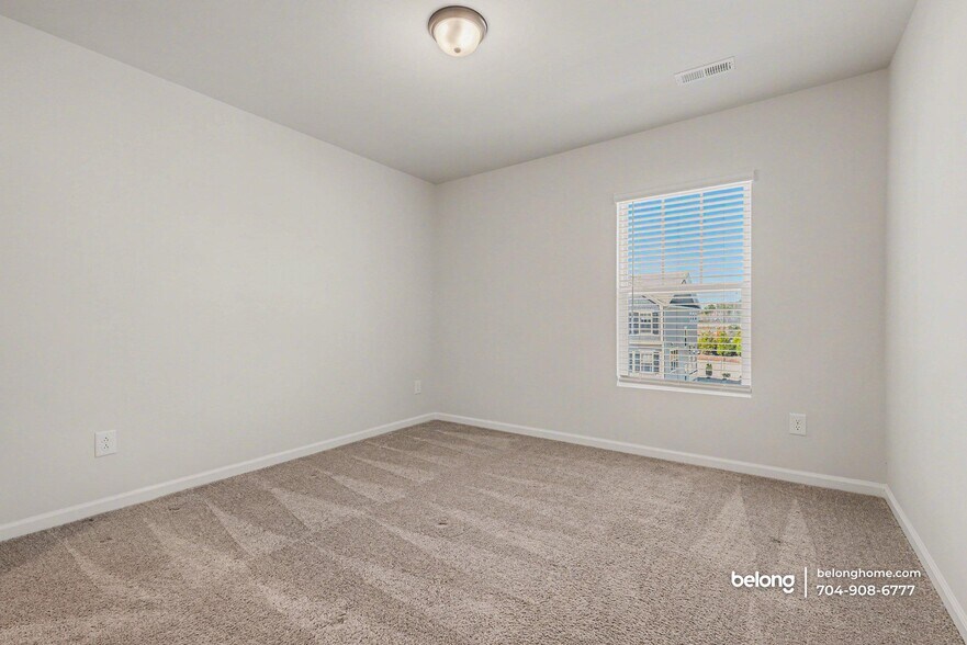 Building Photo - 416 Burr St