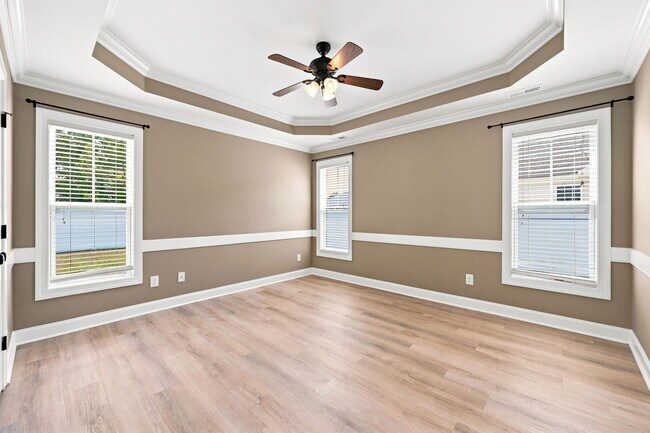 Building Photo - 2517 Sawgrass Dr