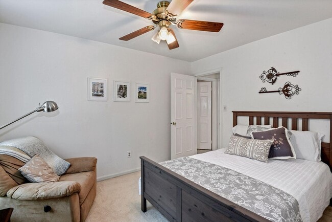 Building Photo - 2131 Silentree Dr