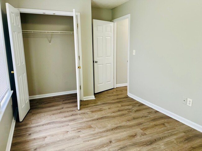 Building Photo - Three Bedroom/Two Full Bath House in West ...