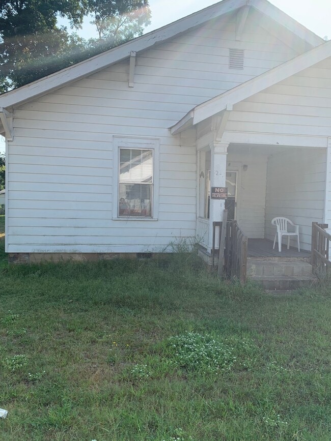 Building Photo - 1 bedroom apartments