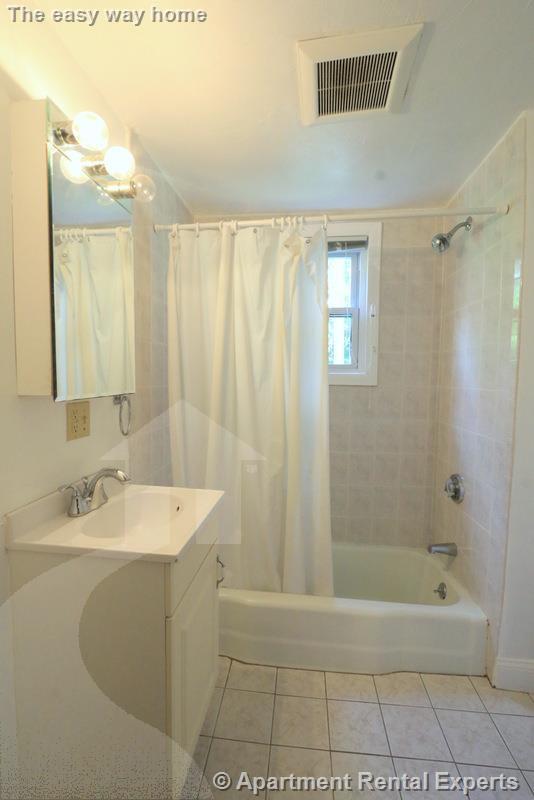 Building Photo - 429 Franklin St