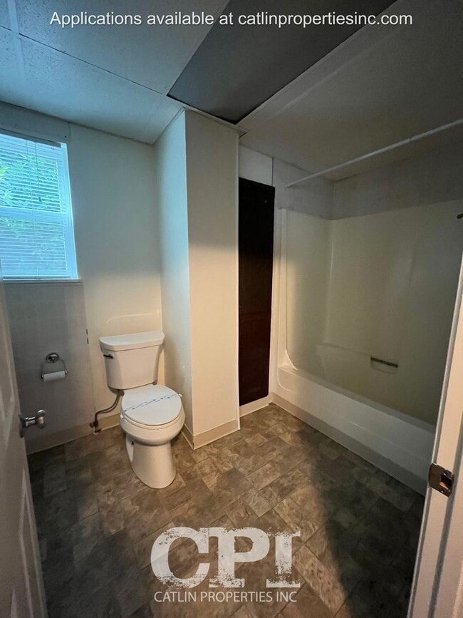 Building Photo - Holiday Special - 1/2 First Month's rent!!