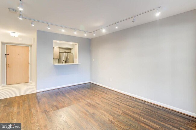 Building Photo - 2111 Wisconsin Ave NW