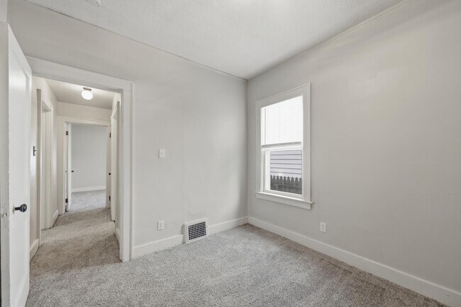 Building Photo - 14601 San Juan Dr