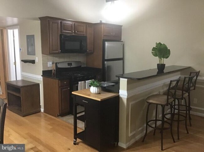 Building Photo - 4381 Americana Dr