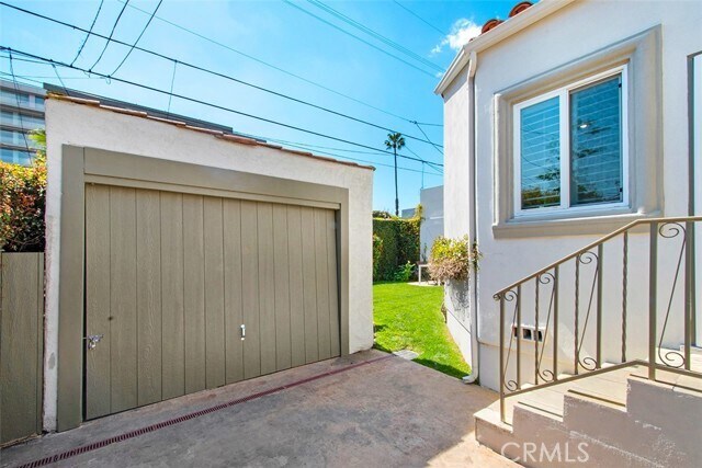 Building Photo - 8848 Ashcroft Ave