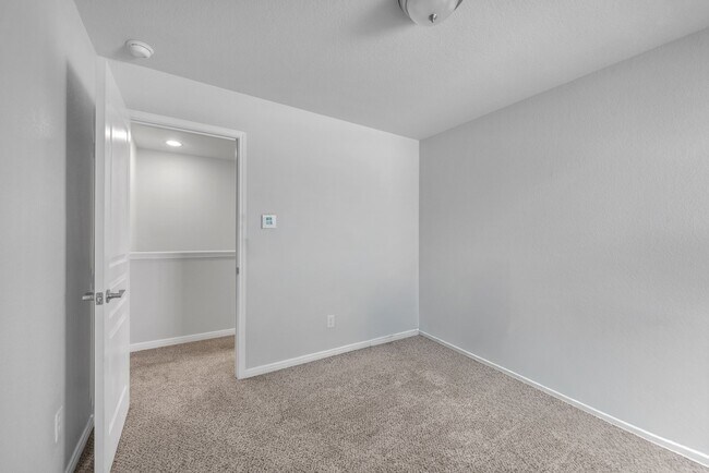 Building Photo - 6427 Addlestone Ridge Ln