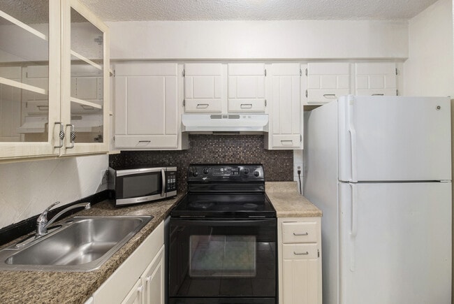 Building Photo - 5300 E Cherry Creek S Dr