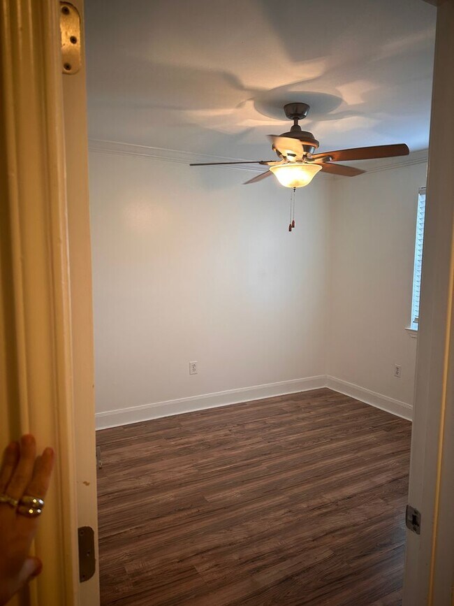 Building Photo - 3008 5th St