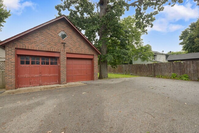Building Photo - 217 Highwood Ave